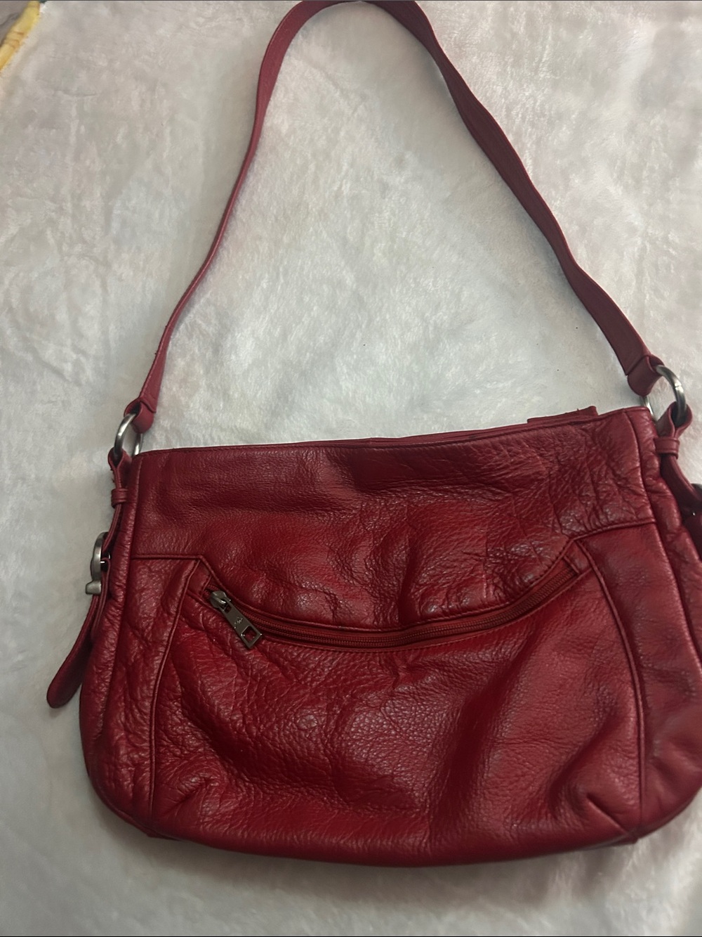 Stone Mountain Accessories Red Leather Shoulder Bag